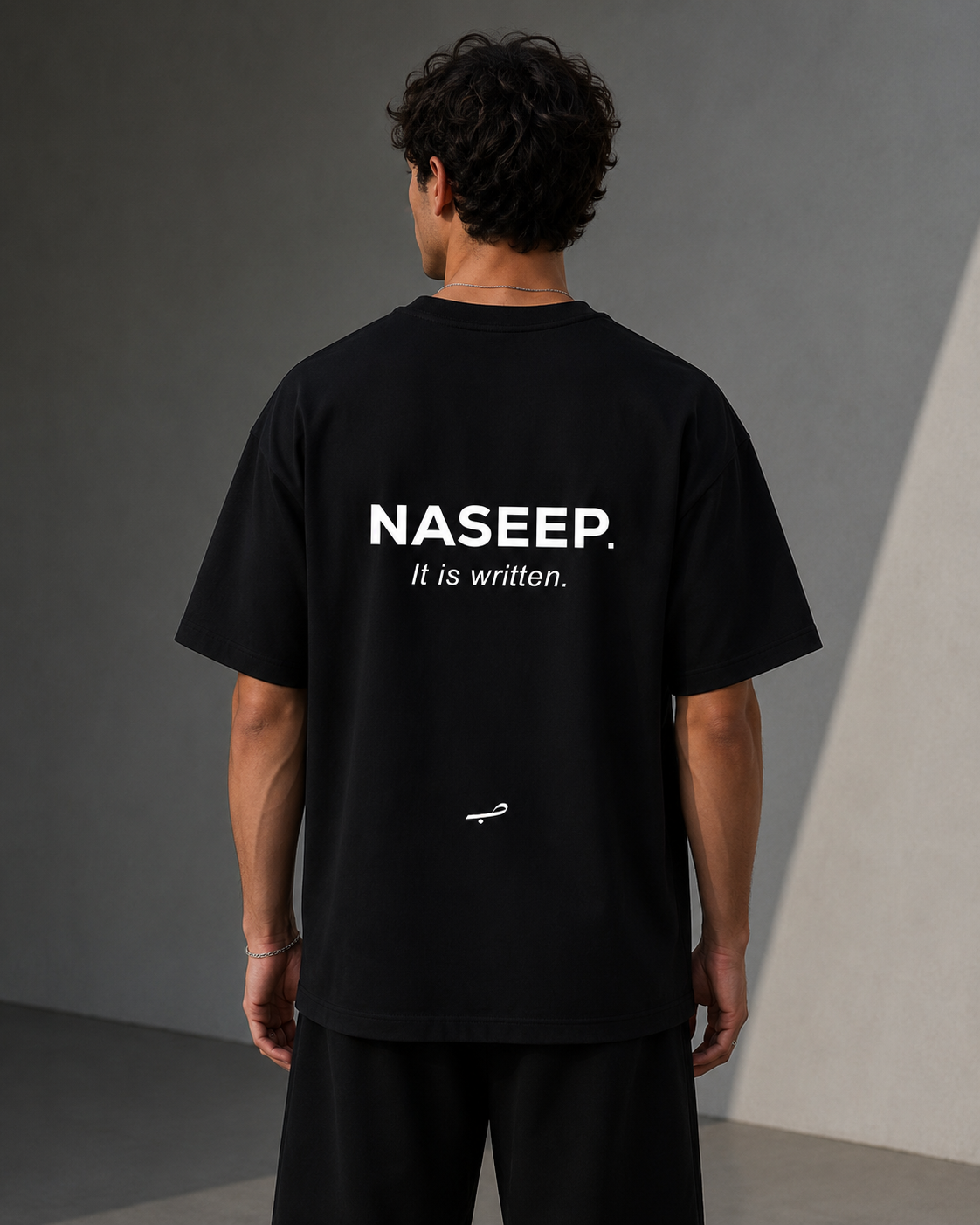 Naseep. Tee